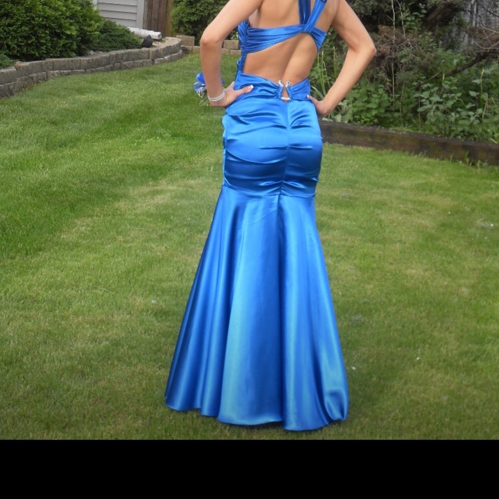 Blondie Nites by Stacy Sklar gown.